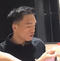 (午夜寻花)个人资料照片